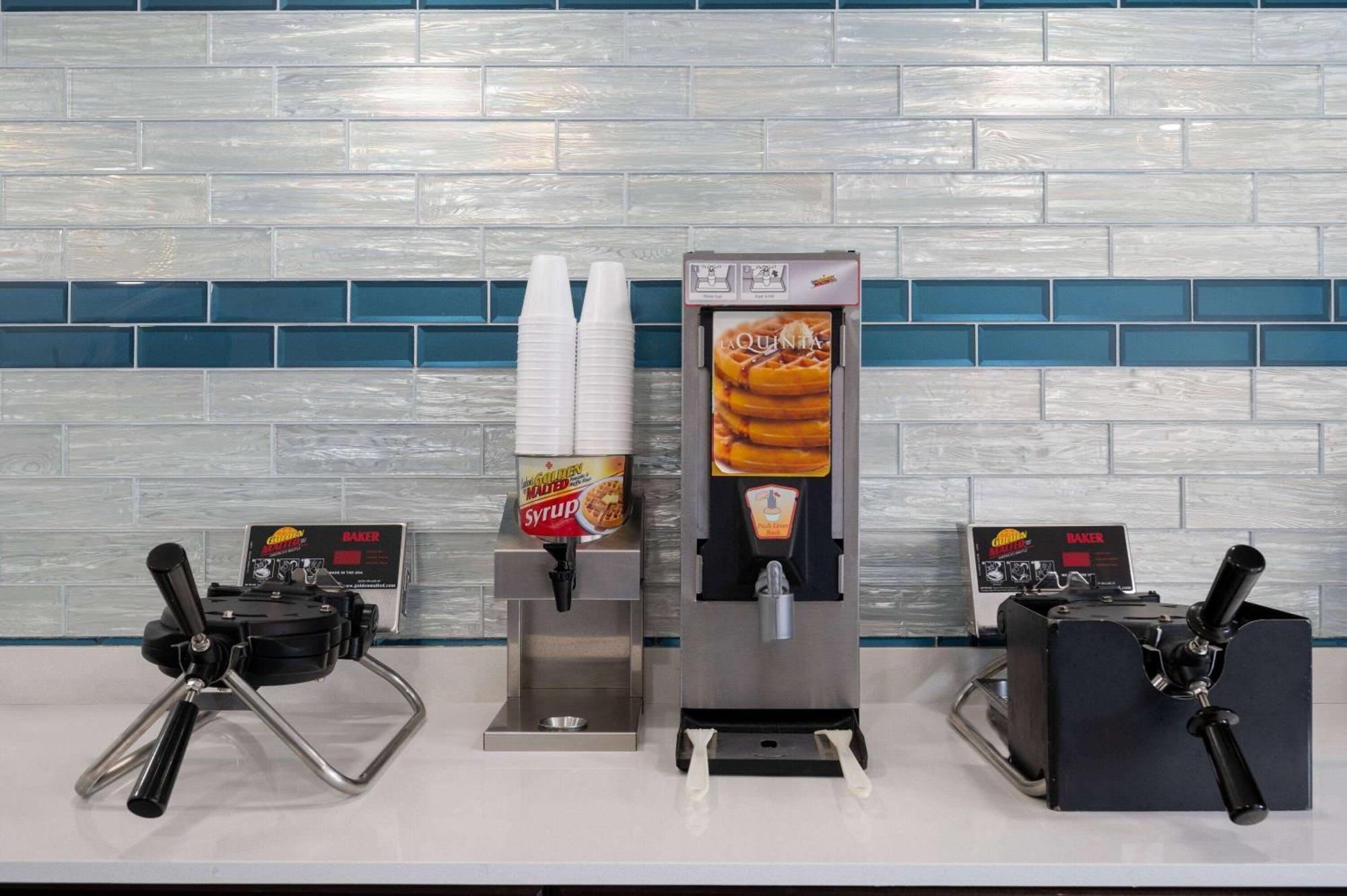 La Quinta Inn By Wyndham Indianapolis Airport Executive Dr Eksteriør billede