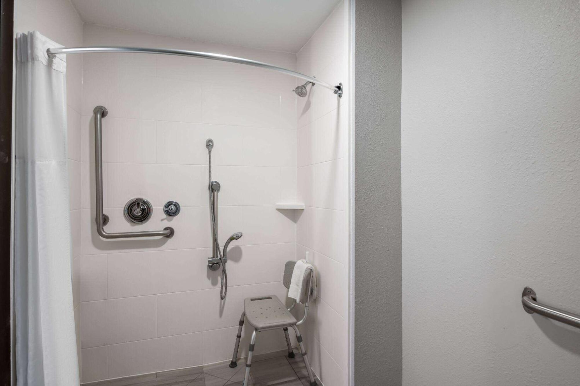 La Quinta Inn By Wyndham Indianapolis Airport Executive Dr Eksteriør billede
