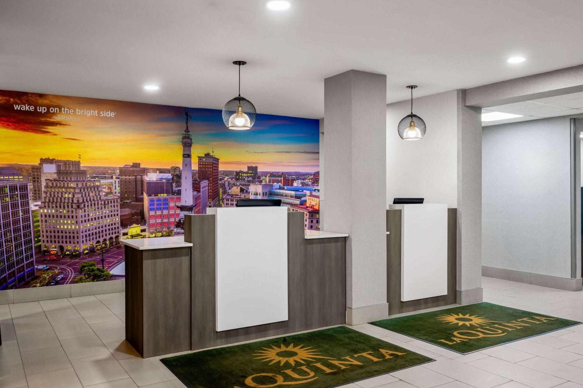 La Quinta Inn By Wyndham Indianapolis Airport Executive Dr Eksteriør billede